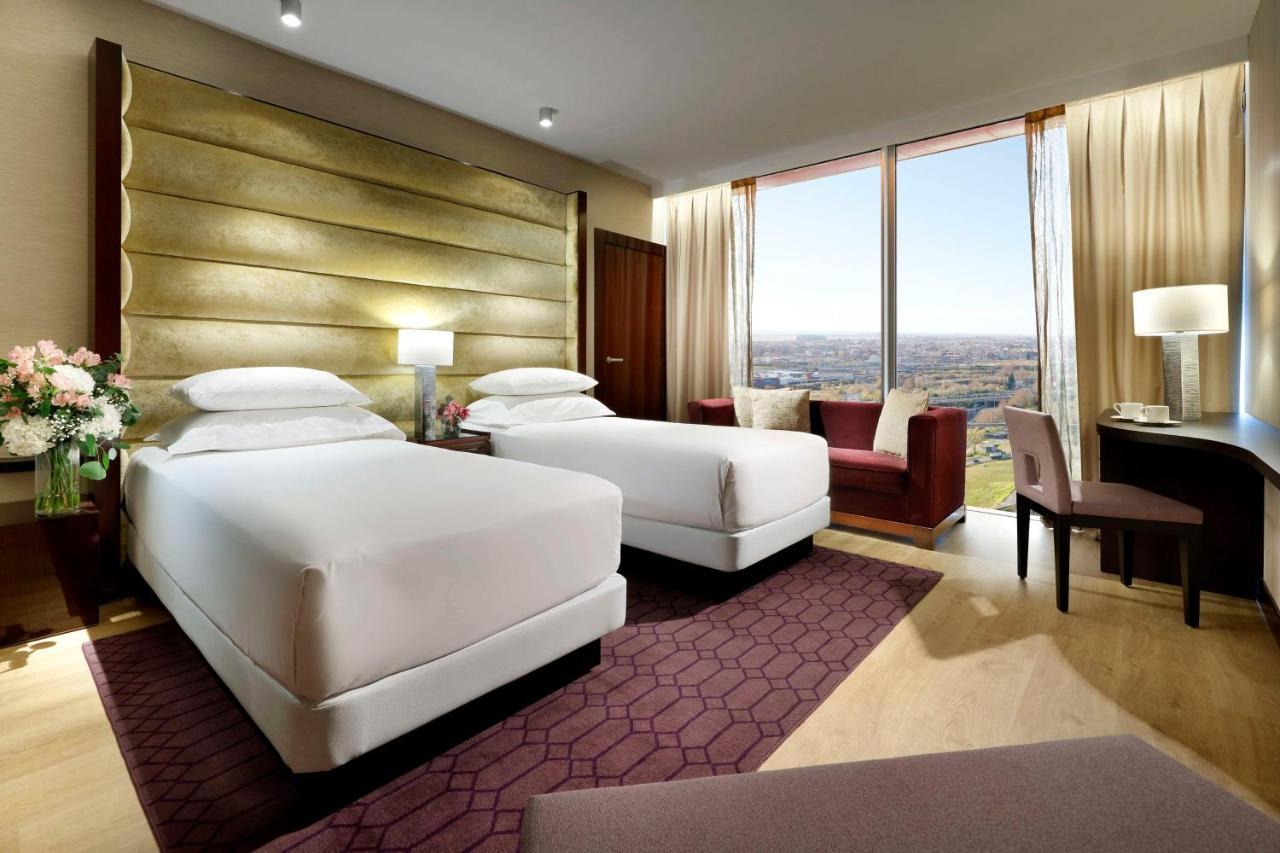 Twin Room,1498536118:JPEG