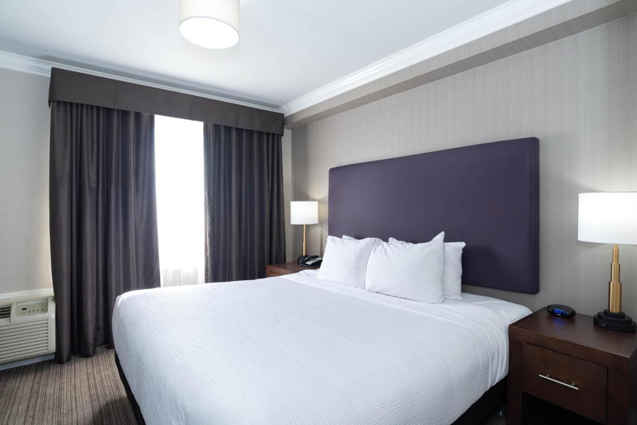 Standard Suite, 1 King Bed, Kitchenette