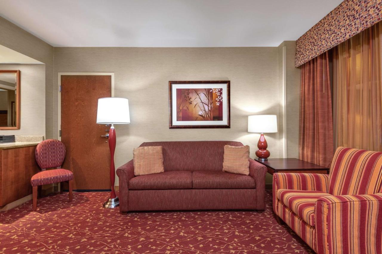 Suite Two Queen Beds Non-Smoking