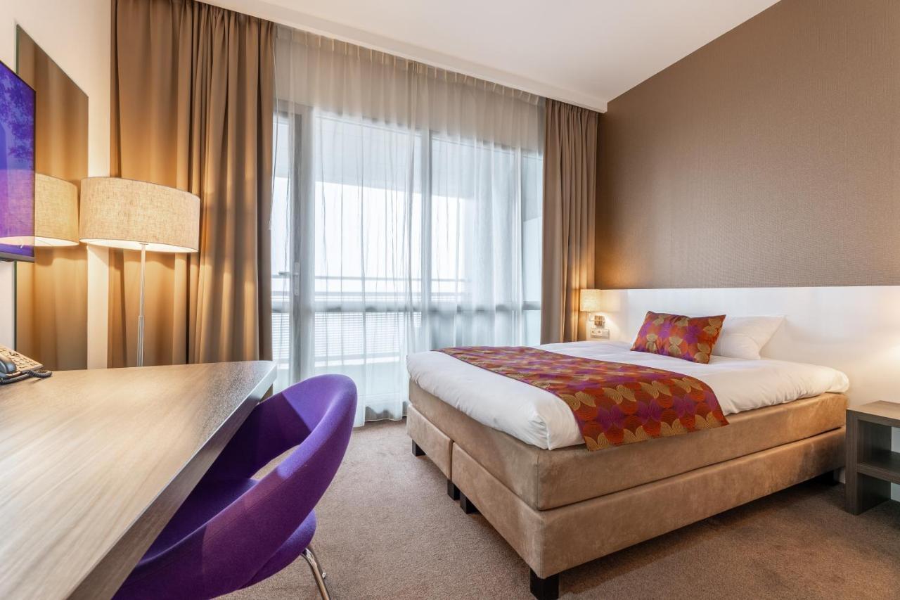 Single Room with Balcony,1498667845:JPEG