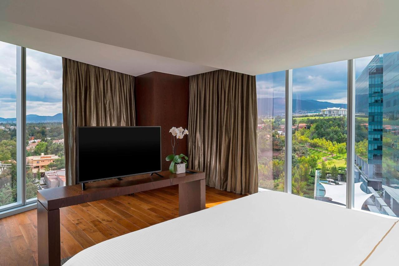 Master Suite Club lounge access 1 Bedroom Junior Suite,1499992159:JPEG