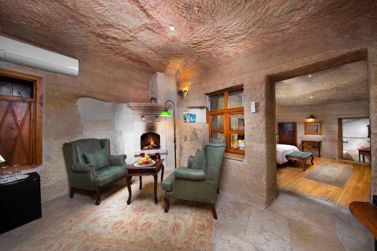 Superior Cave Suite,1520437216:JPEG