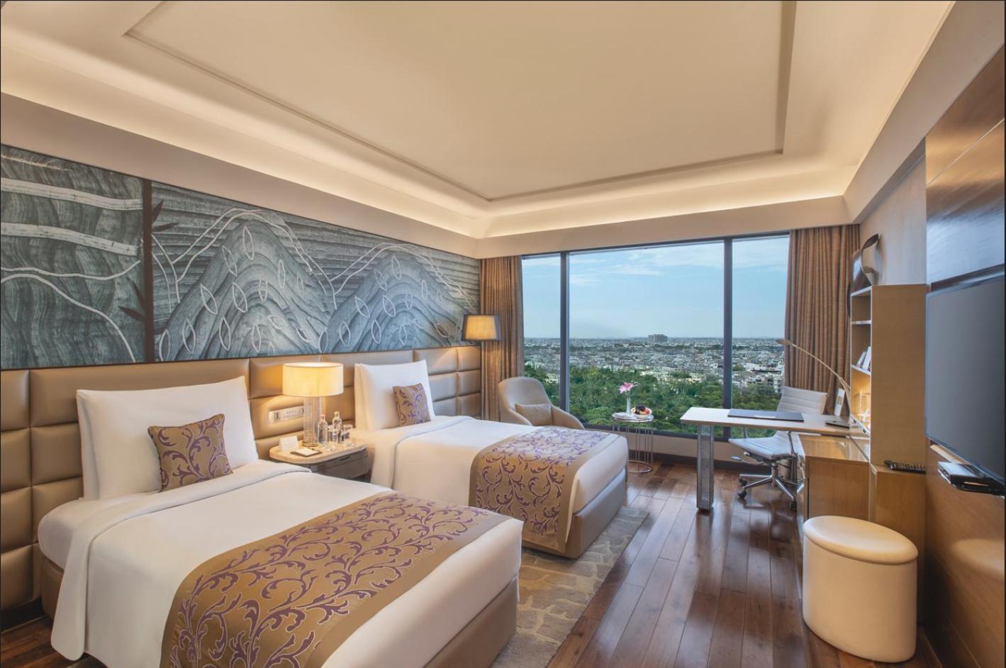 Executive Premier Twin Room Bathtub saving on all hotel services