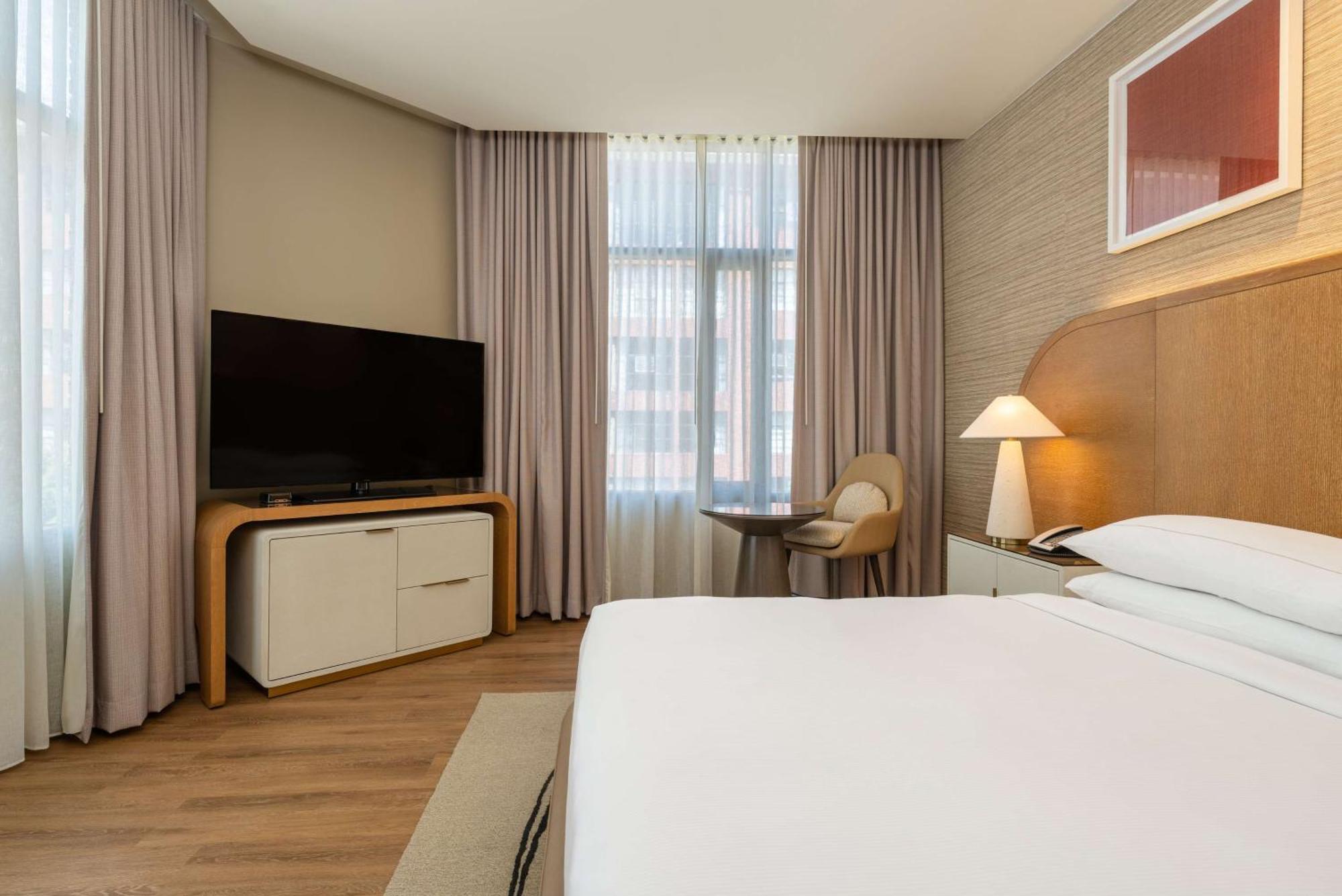 STUDIO LOFT SUITE - 1 KING,1547018821:JPEG