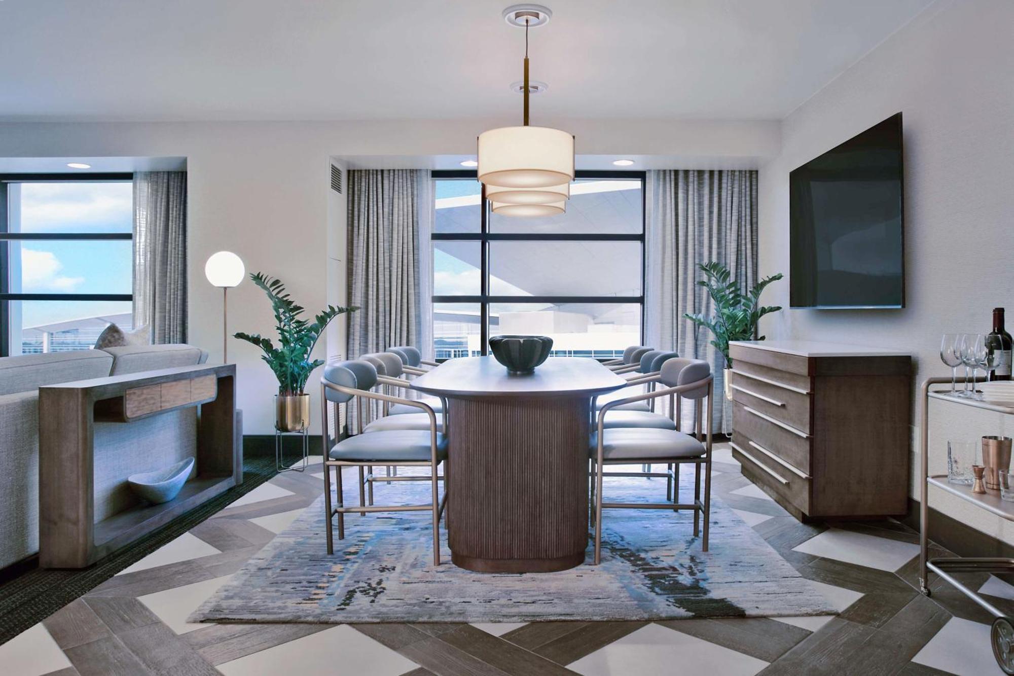 Deluxe Two Room Suite,1537745617:JPEG