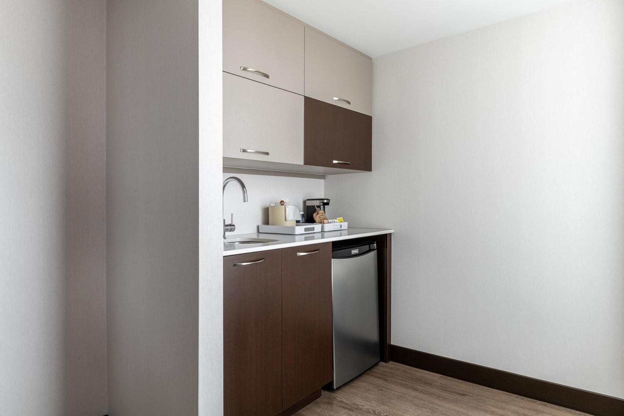 1 Bedroom Junior Suite, 1 King, Sofa bed