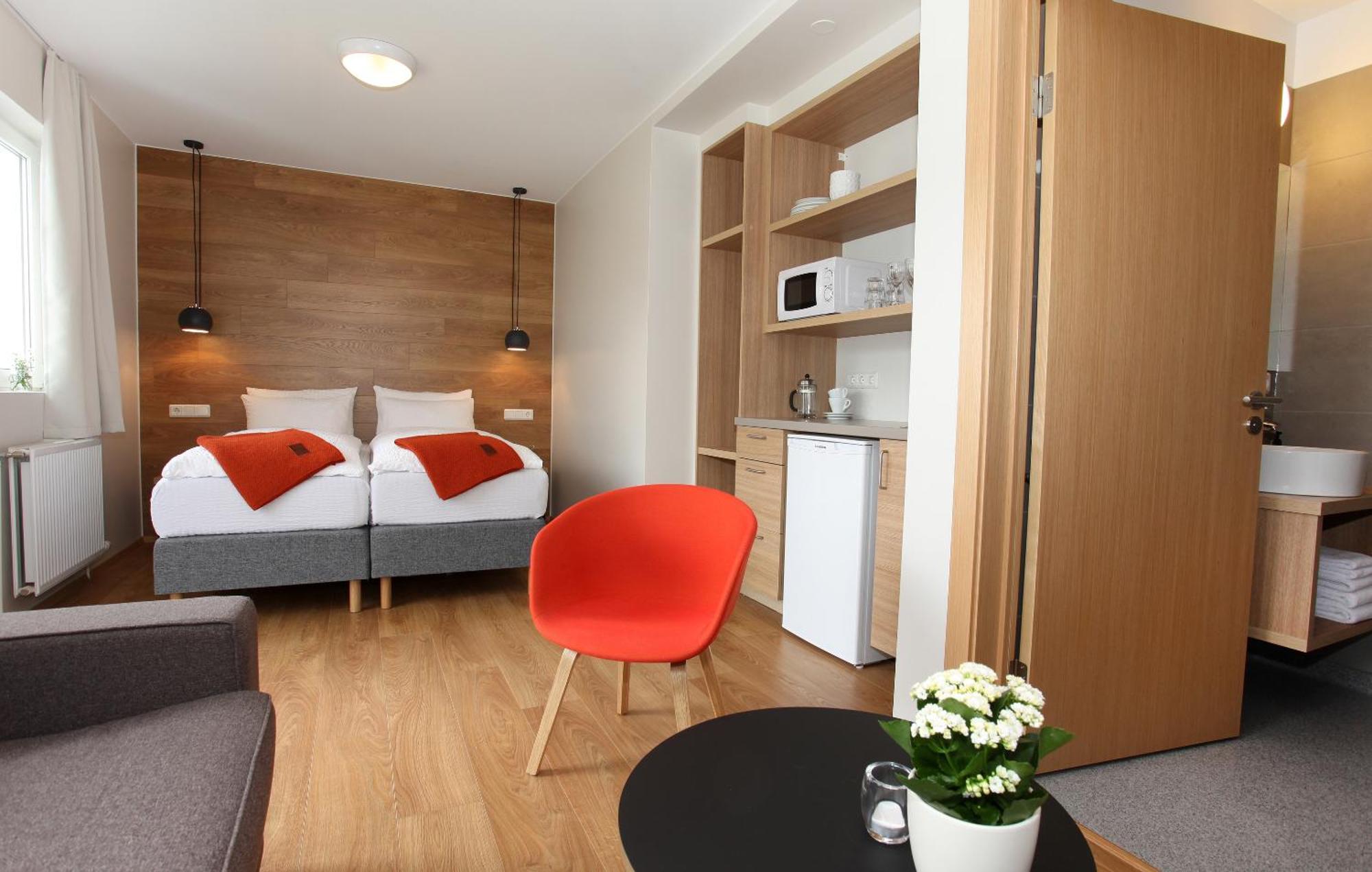 Studio Apartment access to Hot Tub Sauna,1500102700:JPEG