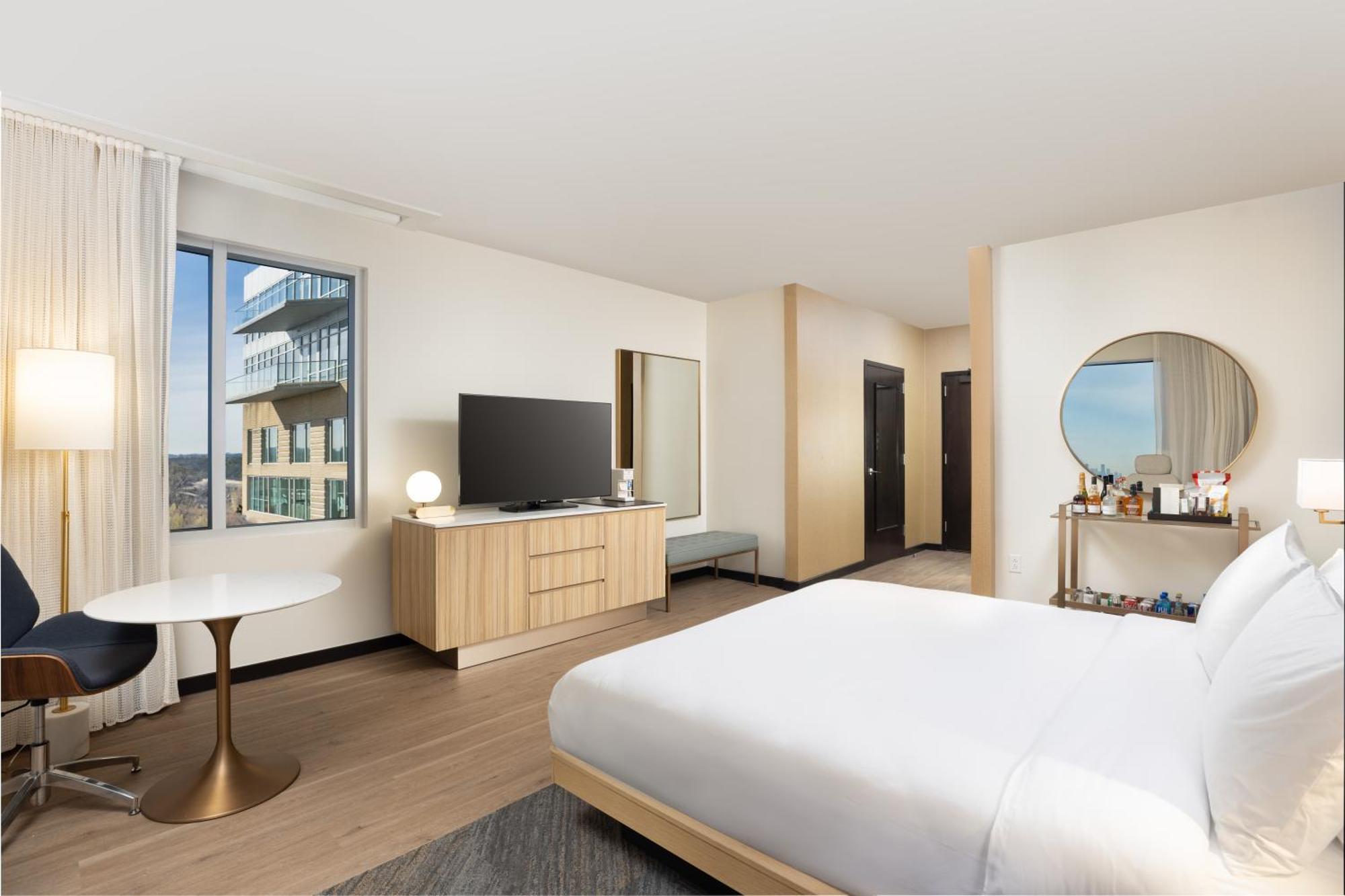 Classic King Accessible Room