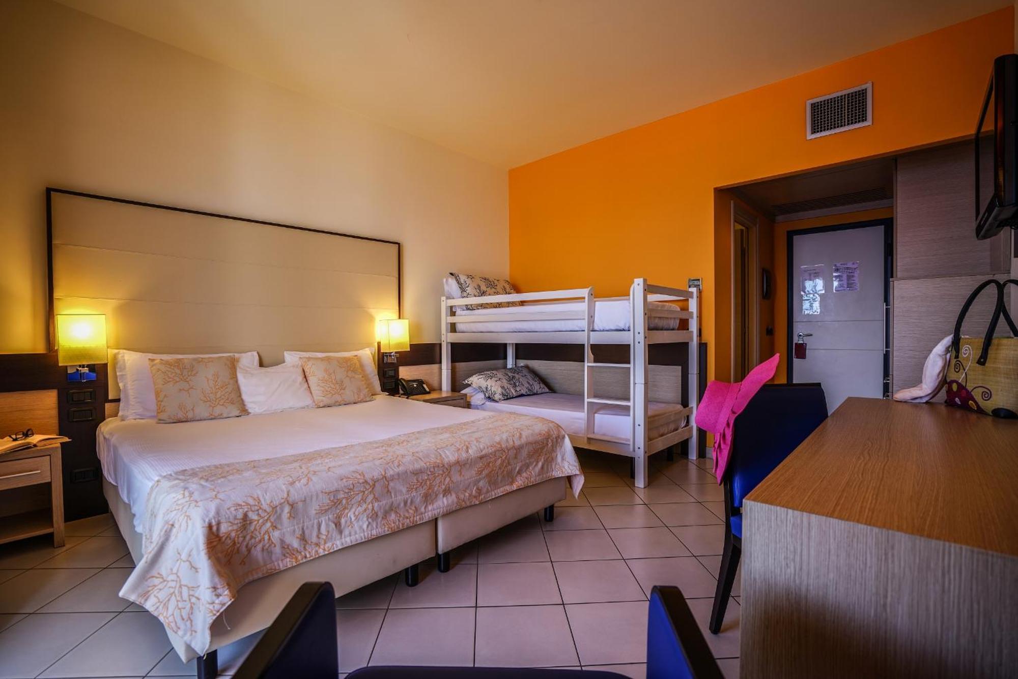 Comfort Quadruple Room