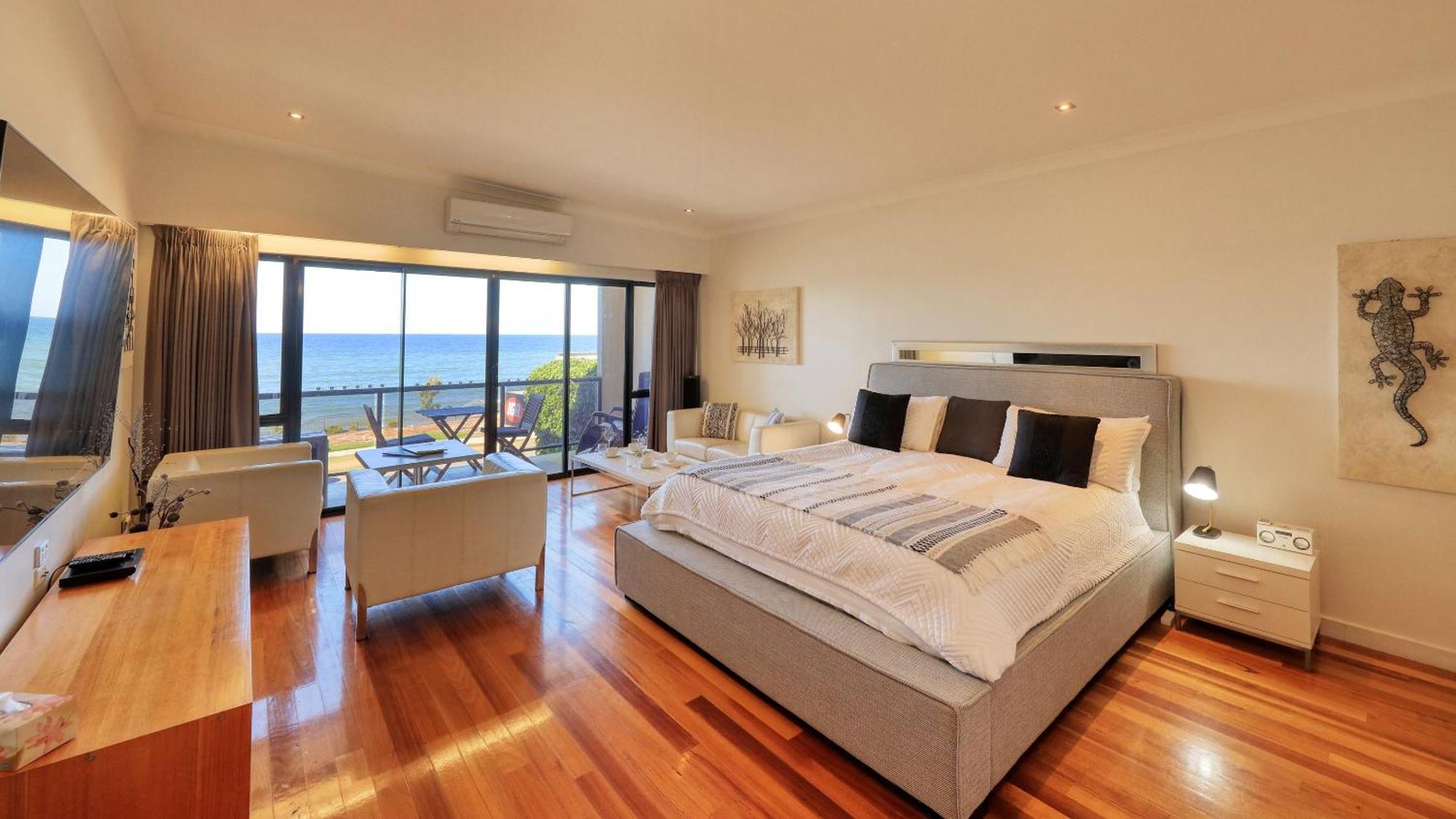 Deluxe King Suite
