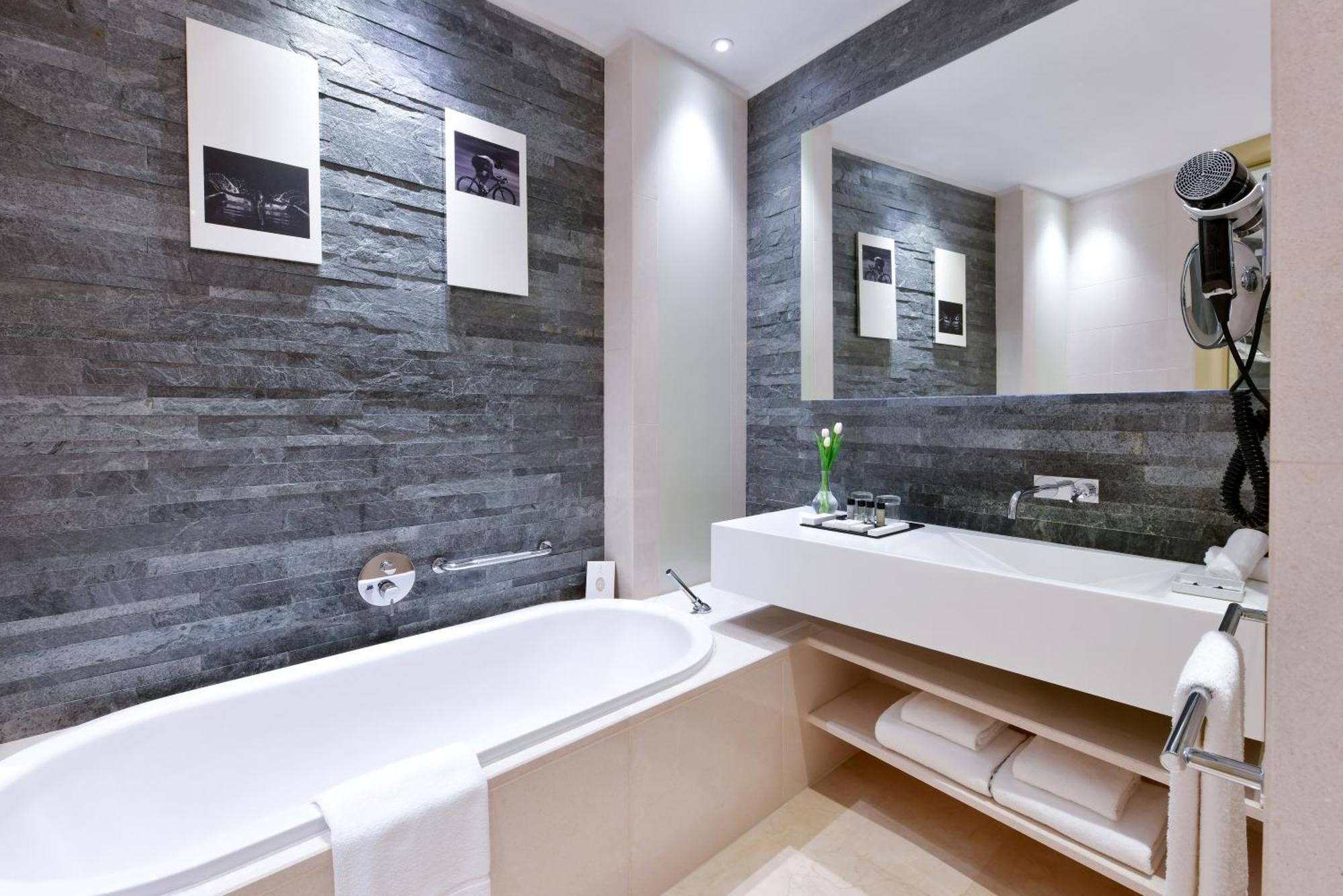 Premium Double or Twin Room,1629901090:JPEG