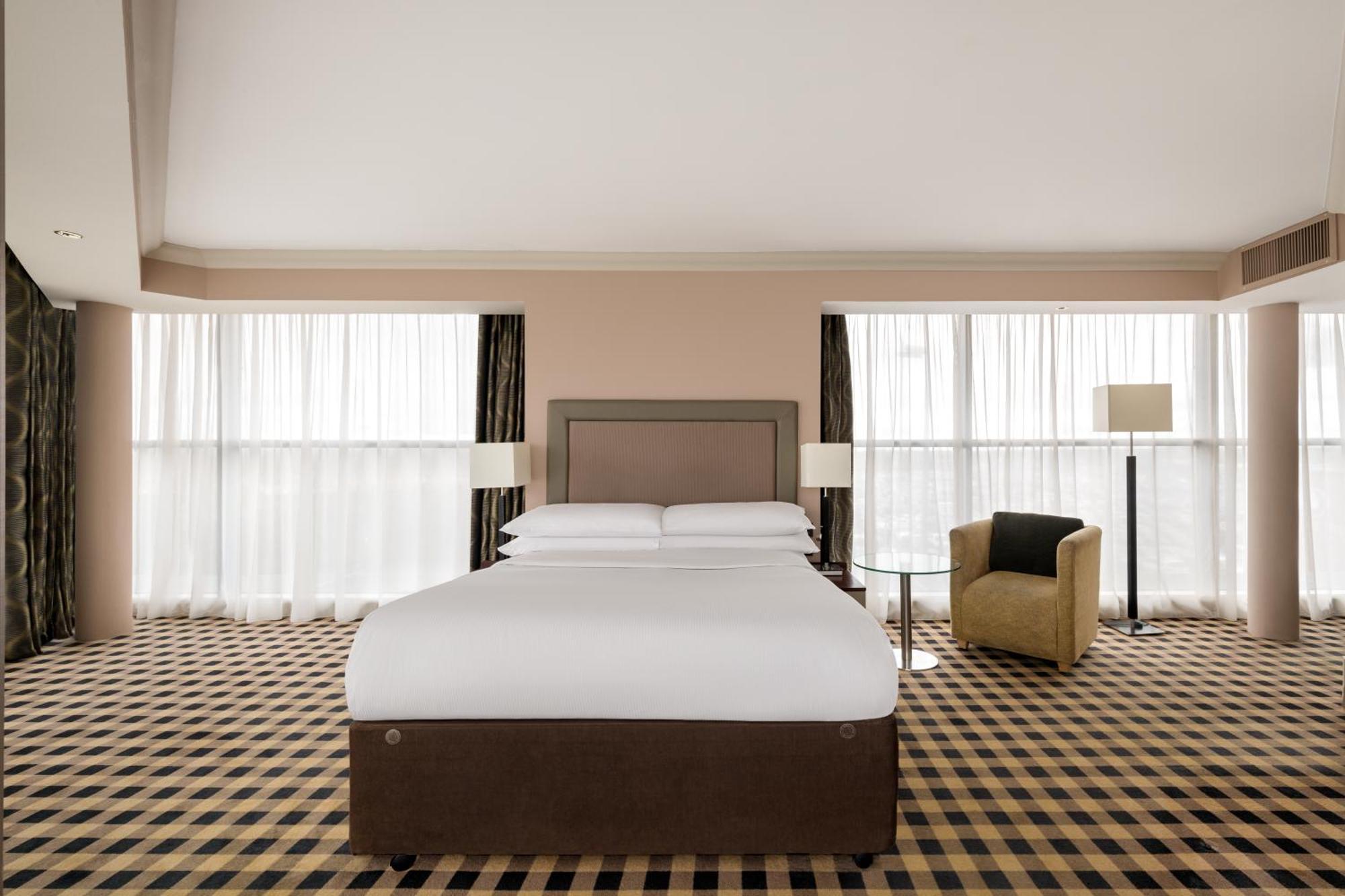 Queen Room Mobility Access