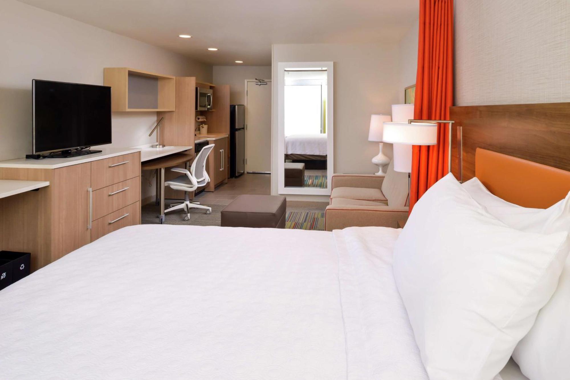 King Studio Suite - Hearing Access/Non-Smoking