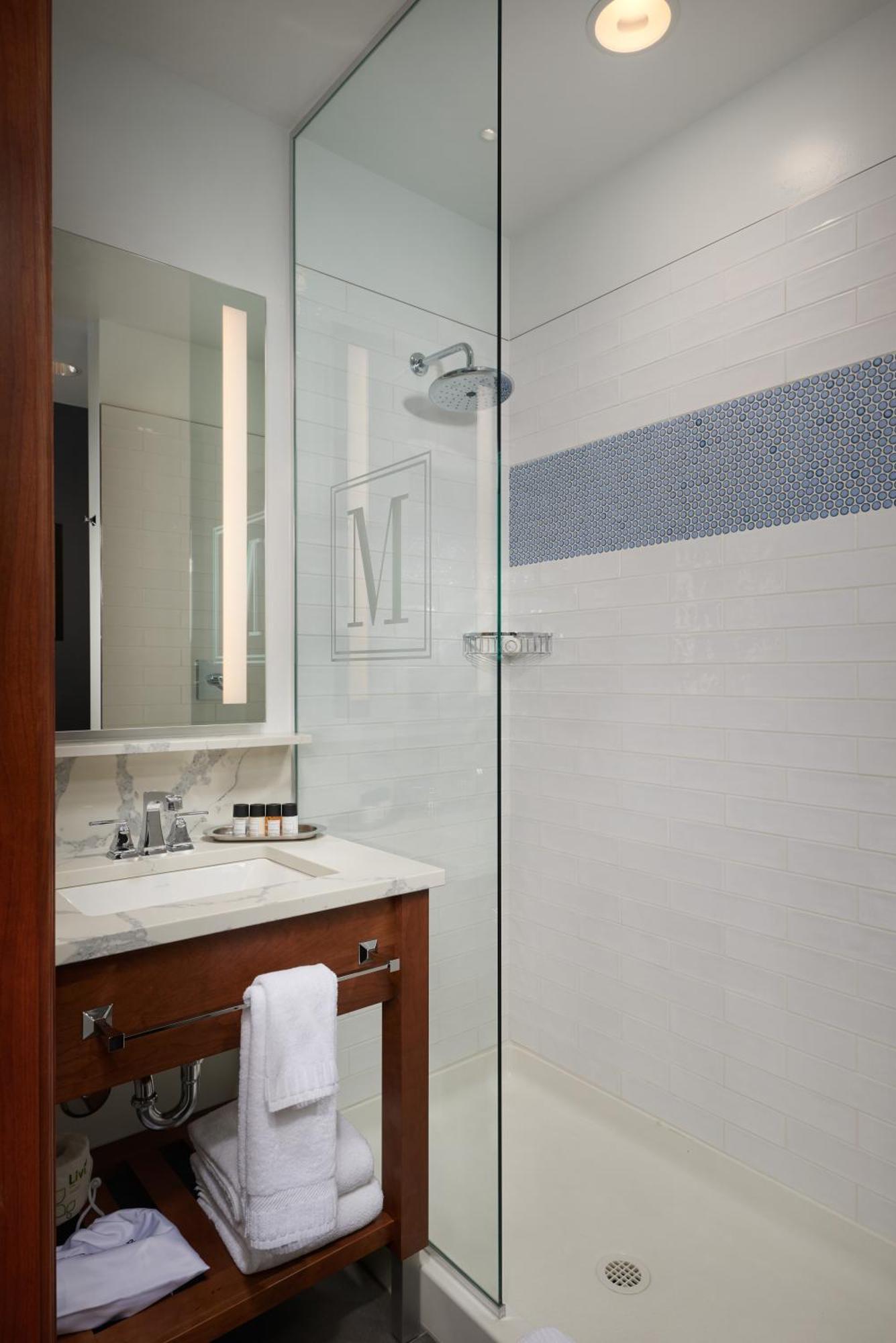 Guest room, 1 King, City view,1499427538:JPEG