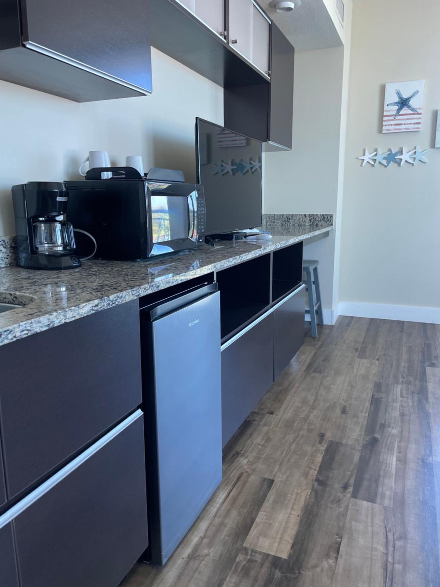 Studio Deluxe Partial Ocean View