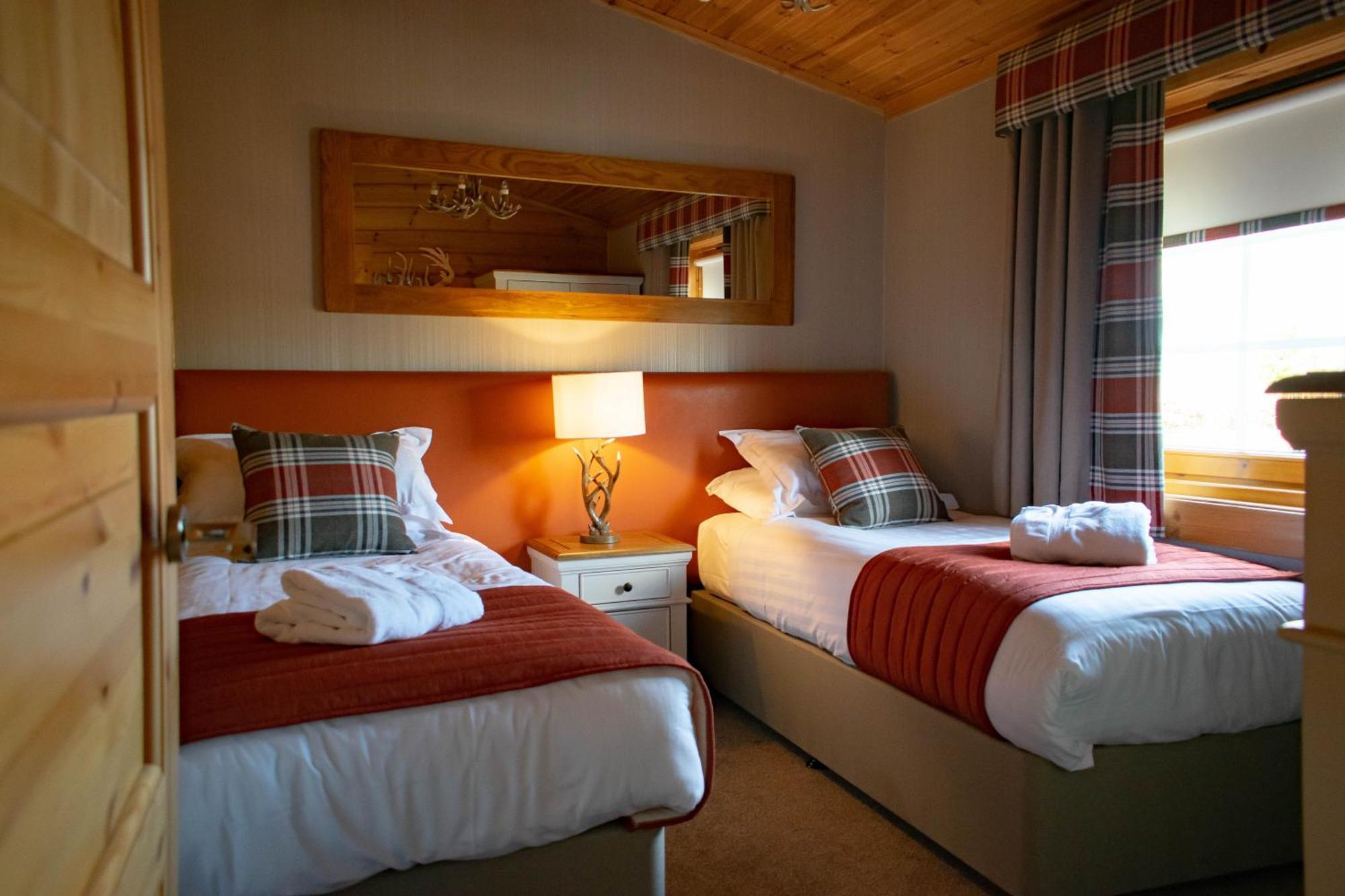 Three-Bedroom Lodge Private Hot Tub