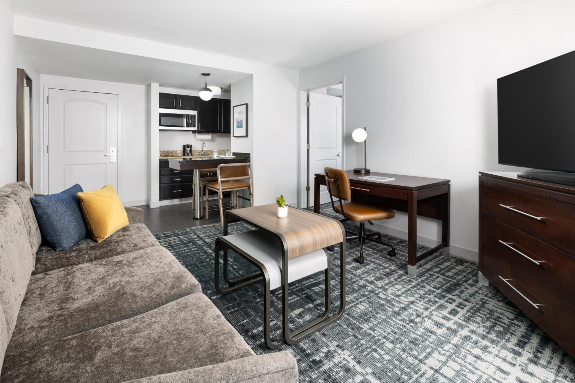 One-Bedroom King Suite Non-Smoking