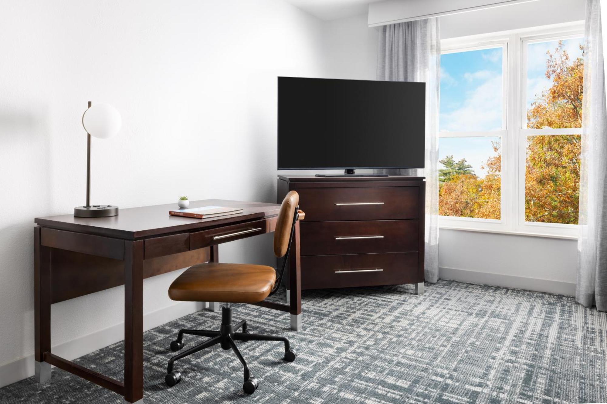 One-Bedroom King Suite Non-Smoking