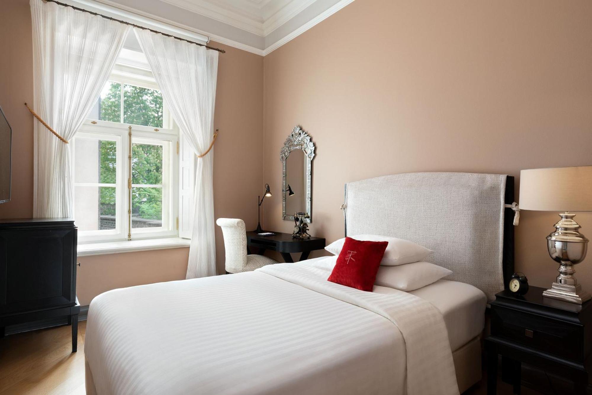 Comfort Double Room with Courtyard View