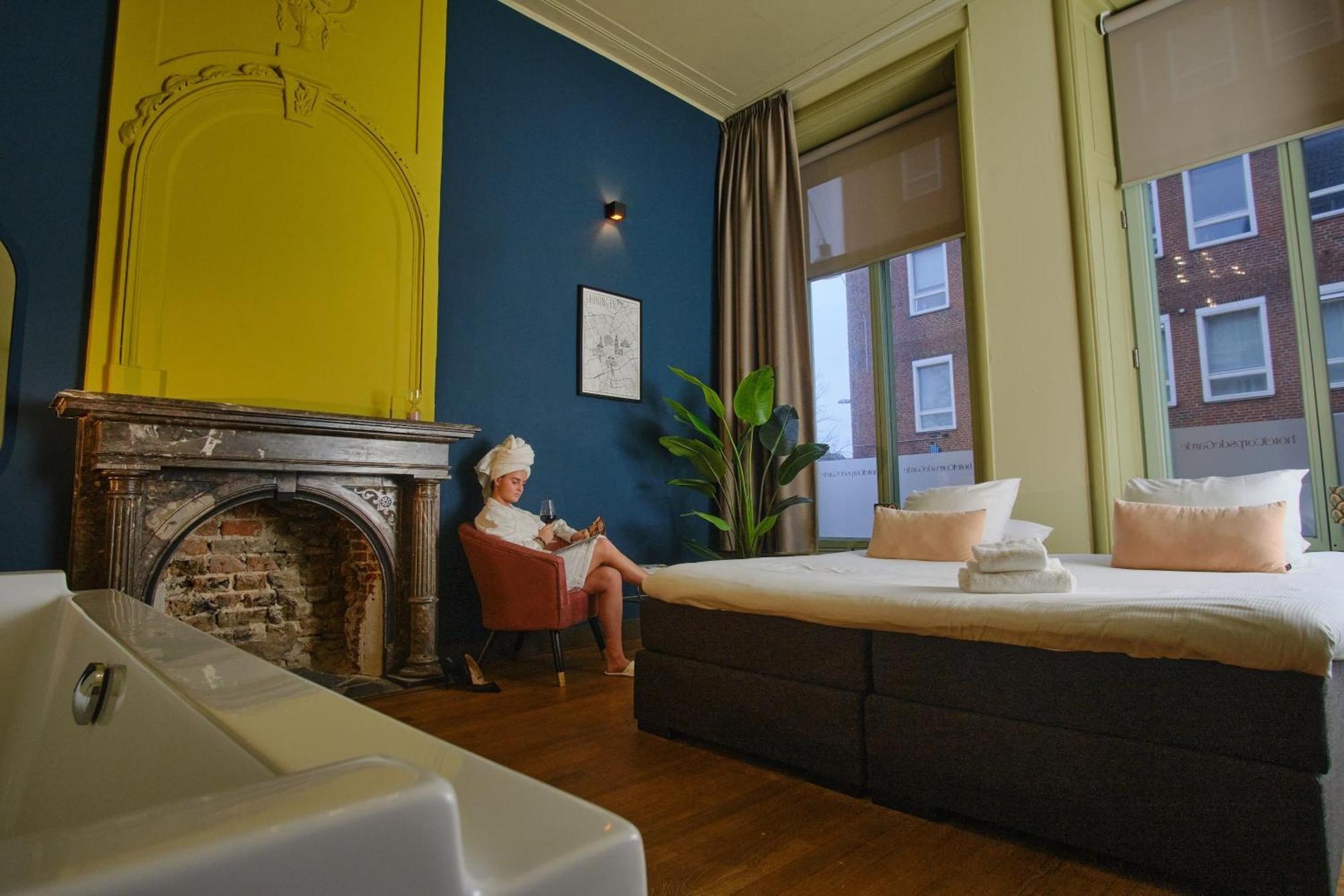 Deluxe Double Room Bath