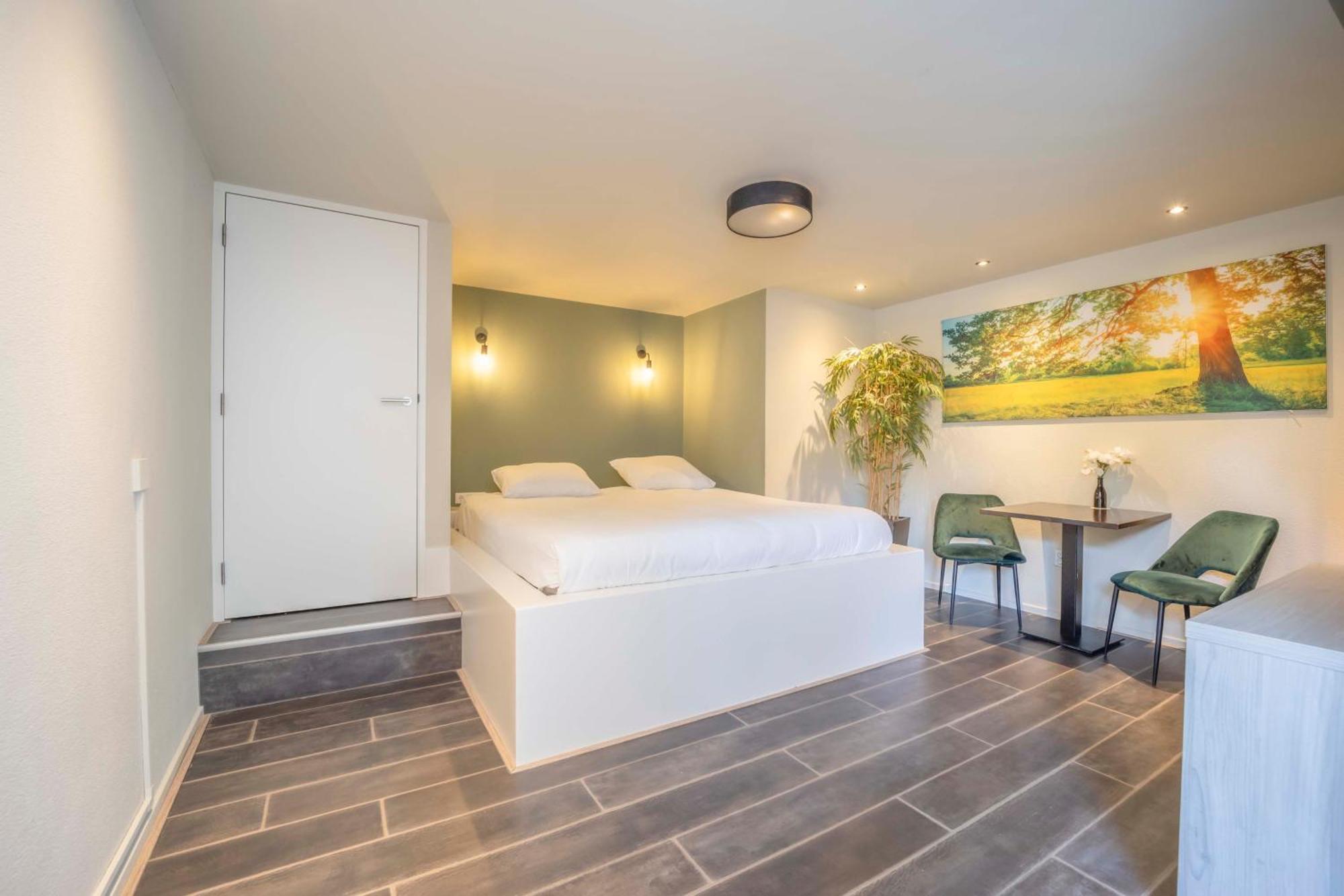 Junior Suite,1516406389:JPEG