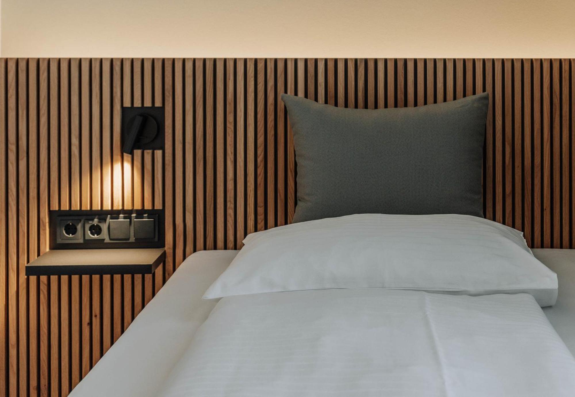 Standard Single Room,1516417363:JPEG