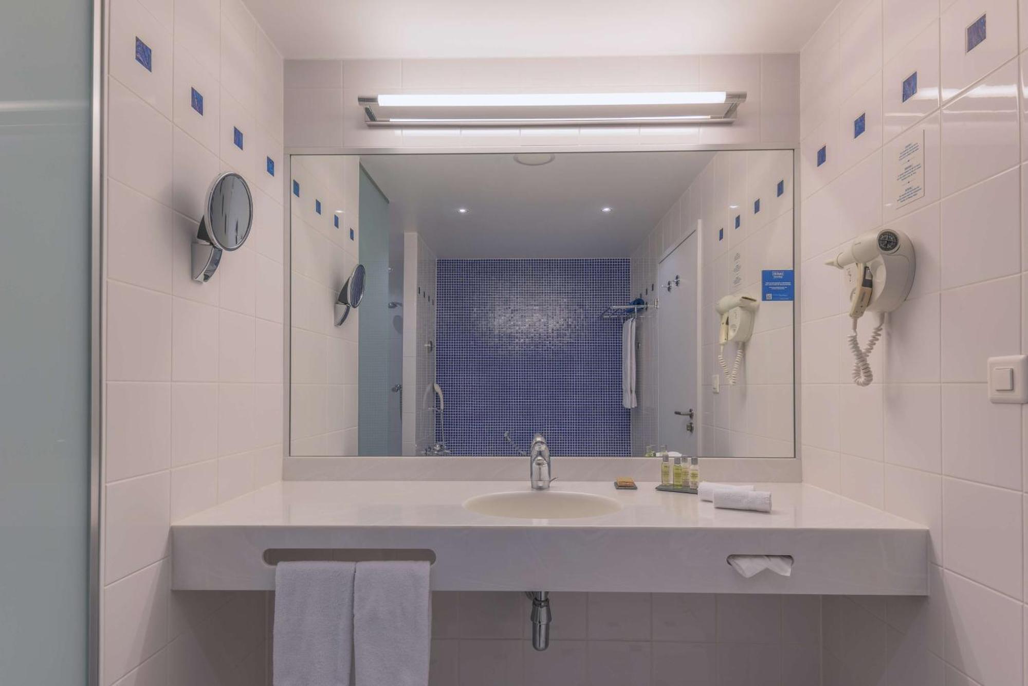 Deluxe King Room,1516427269:JPEG