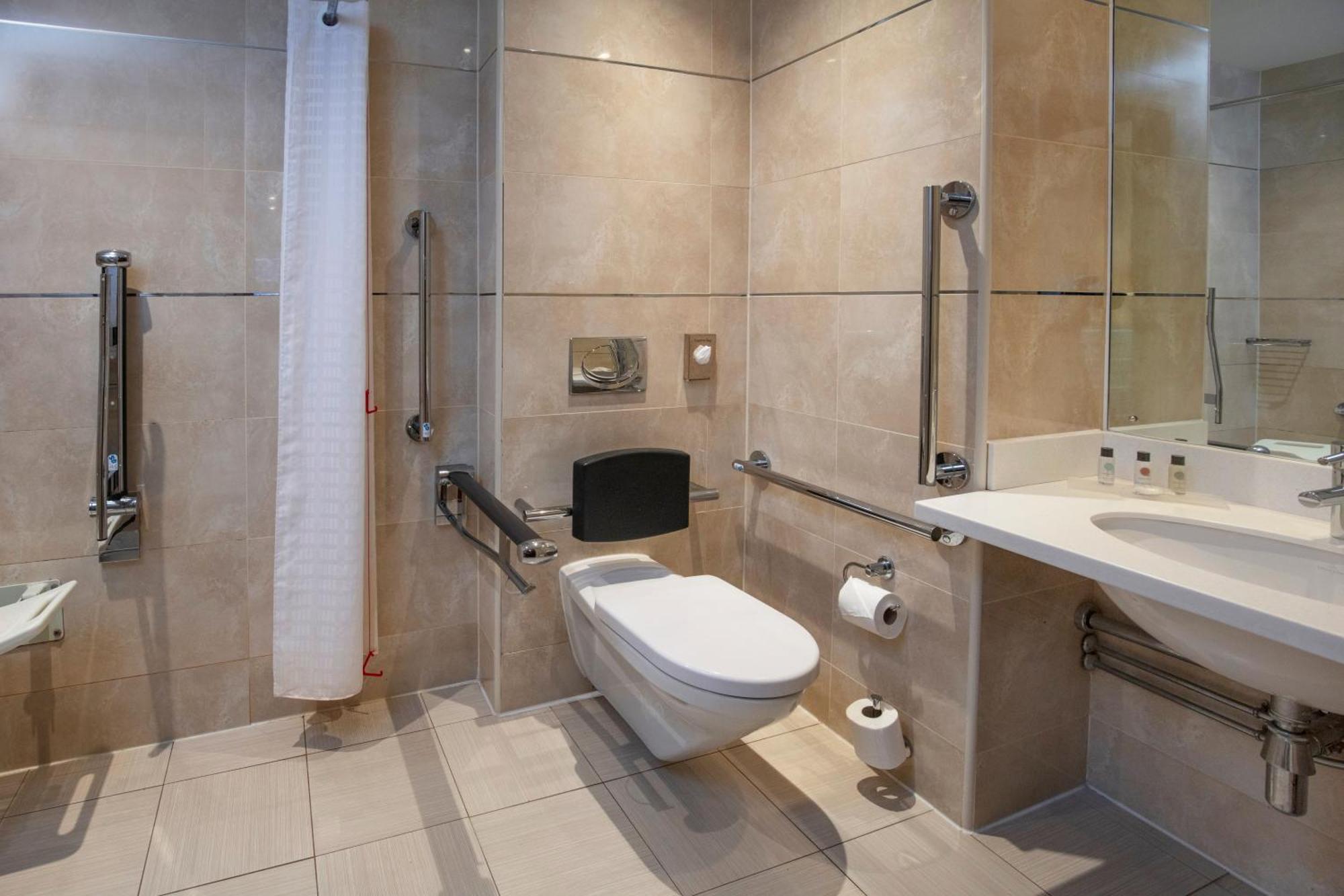 Classic Double - Accessible - Modern Wing