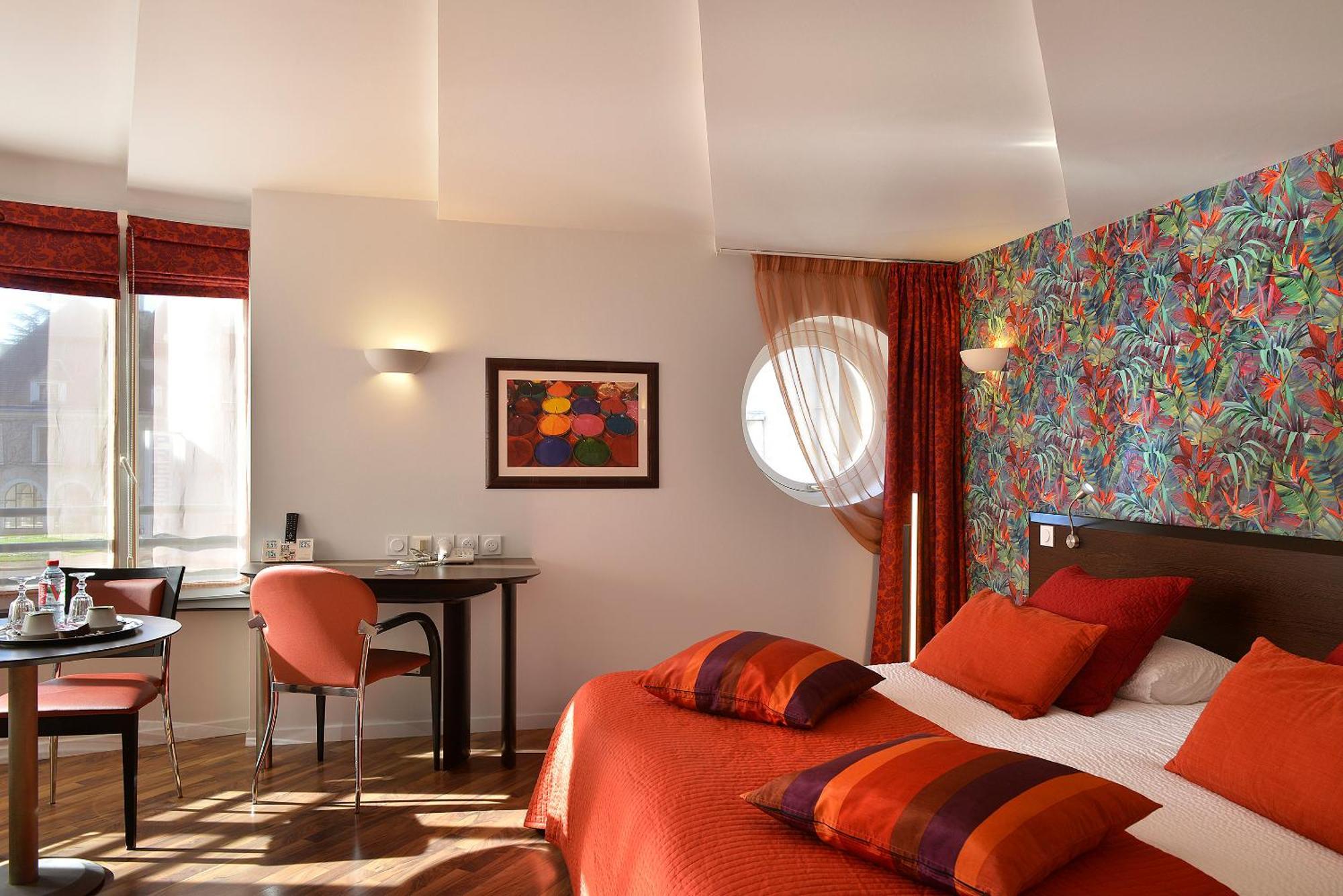 Suite,1516449268:JPEG