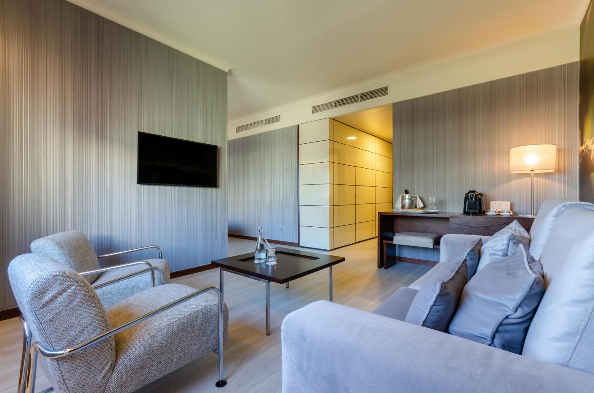Junior Suite,1516451401:JPEG