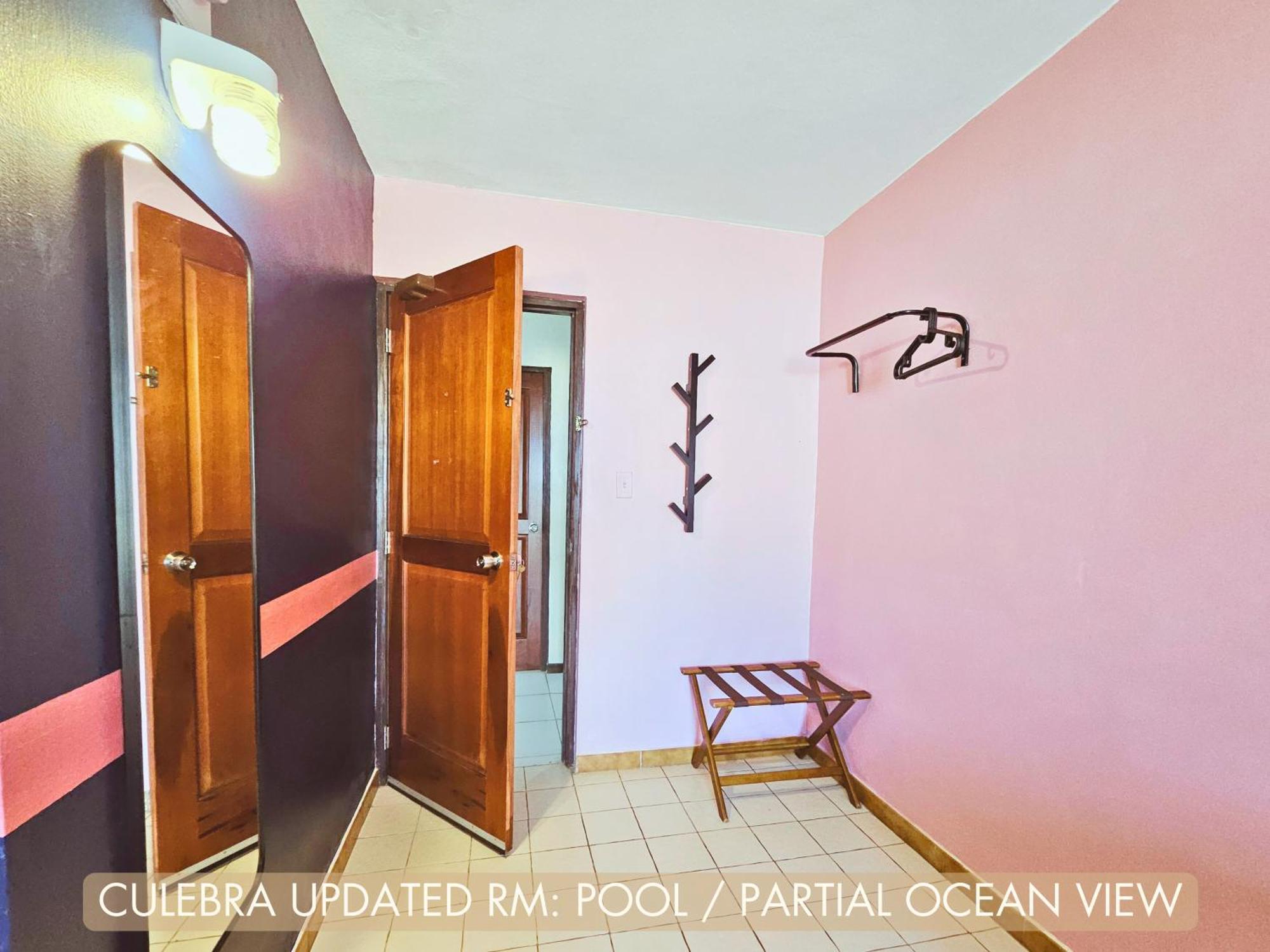 Deluxe Double Room with Side Sea View,1542120556:JPEG