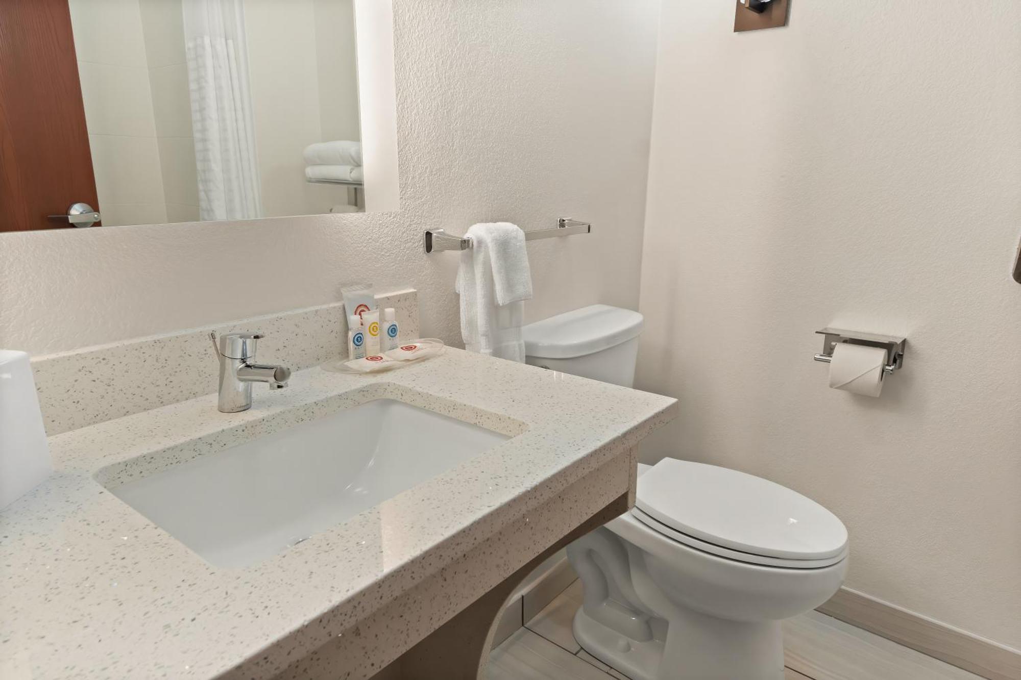 King Suite - Accessible/Non Smoking,1523043013:JPEG