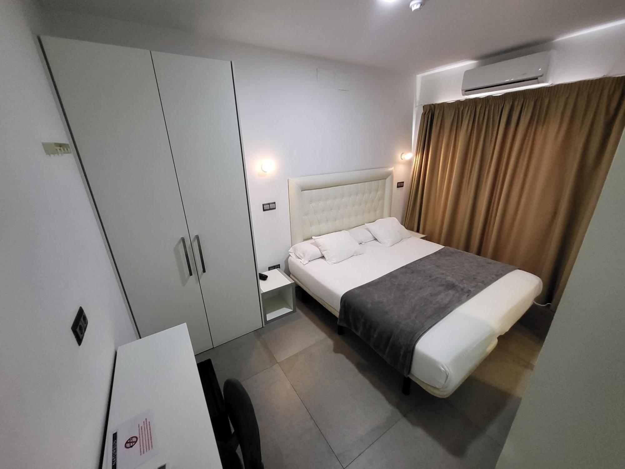 Double or Twin Room with Sea View and Terrace