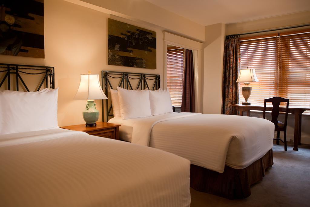 Deluxe Double Room,701083480:JPEG