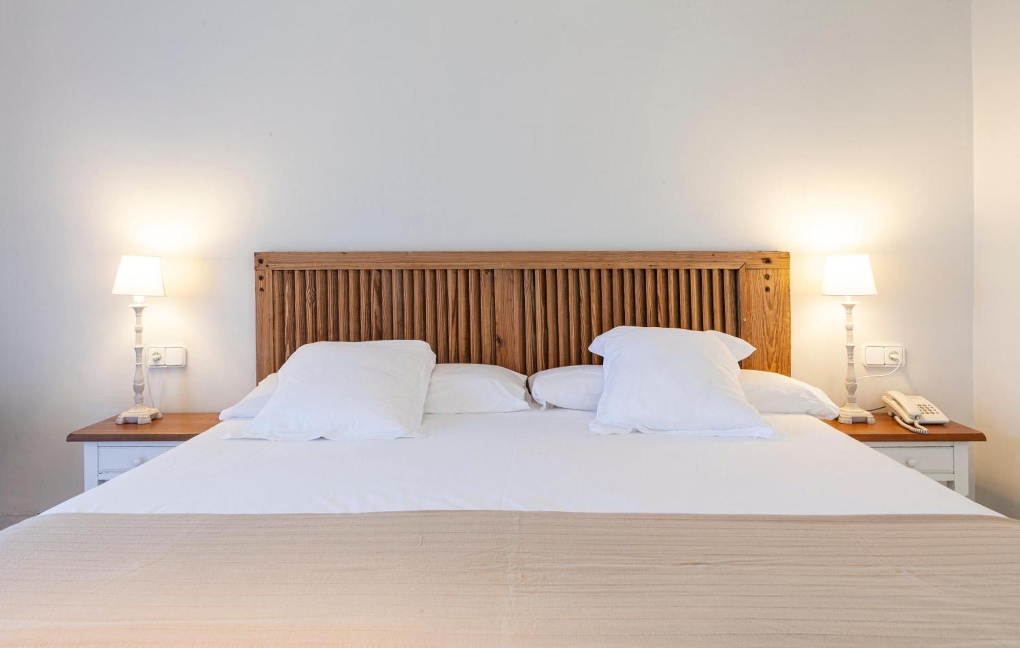 Twin Room,1525230364:JPEG