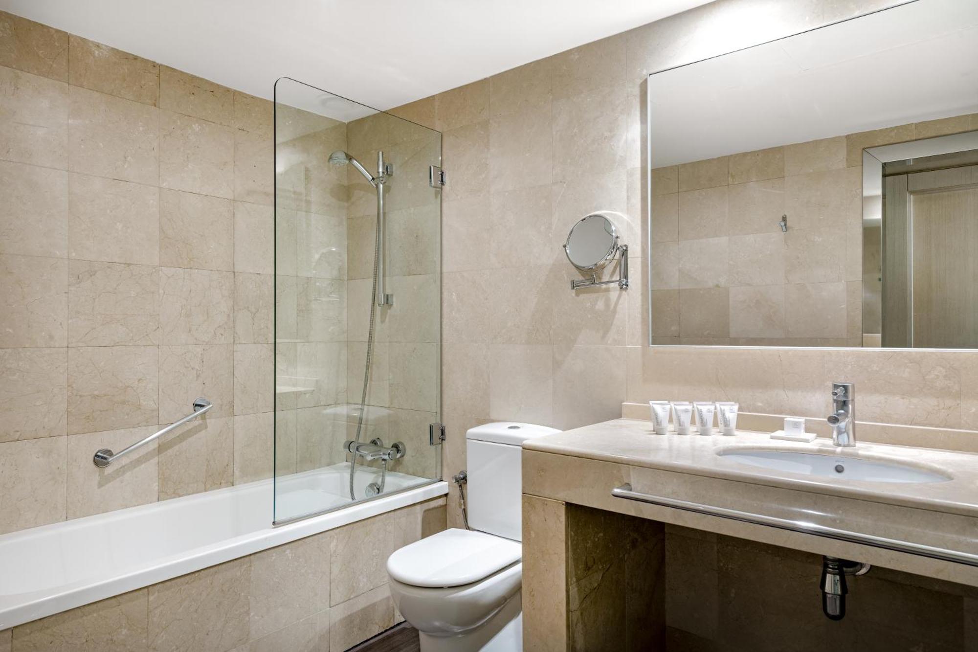 Standard Twin Room Street View