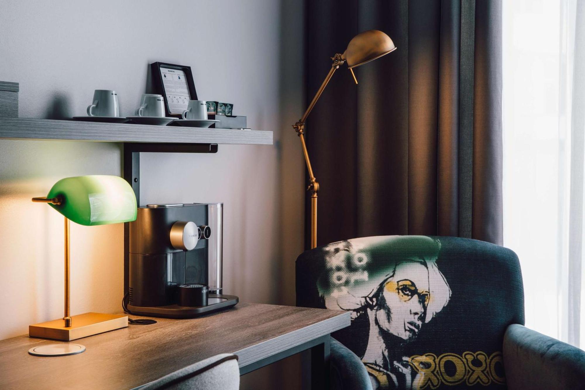 Family Room,1658066205:JPEG