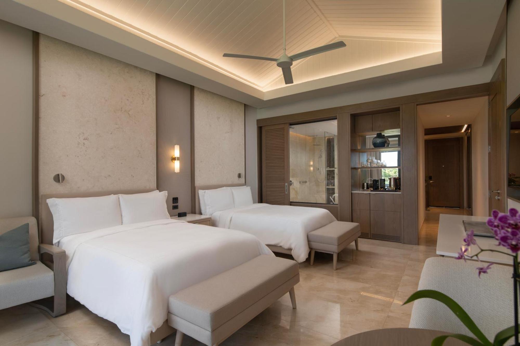 Premier Jr Suite Balcony