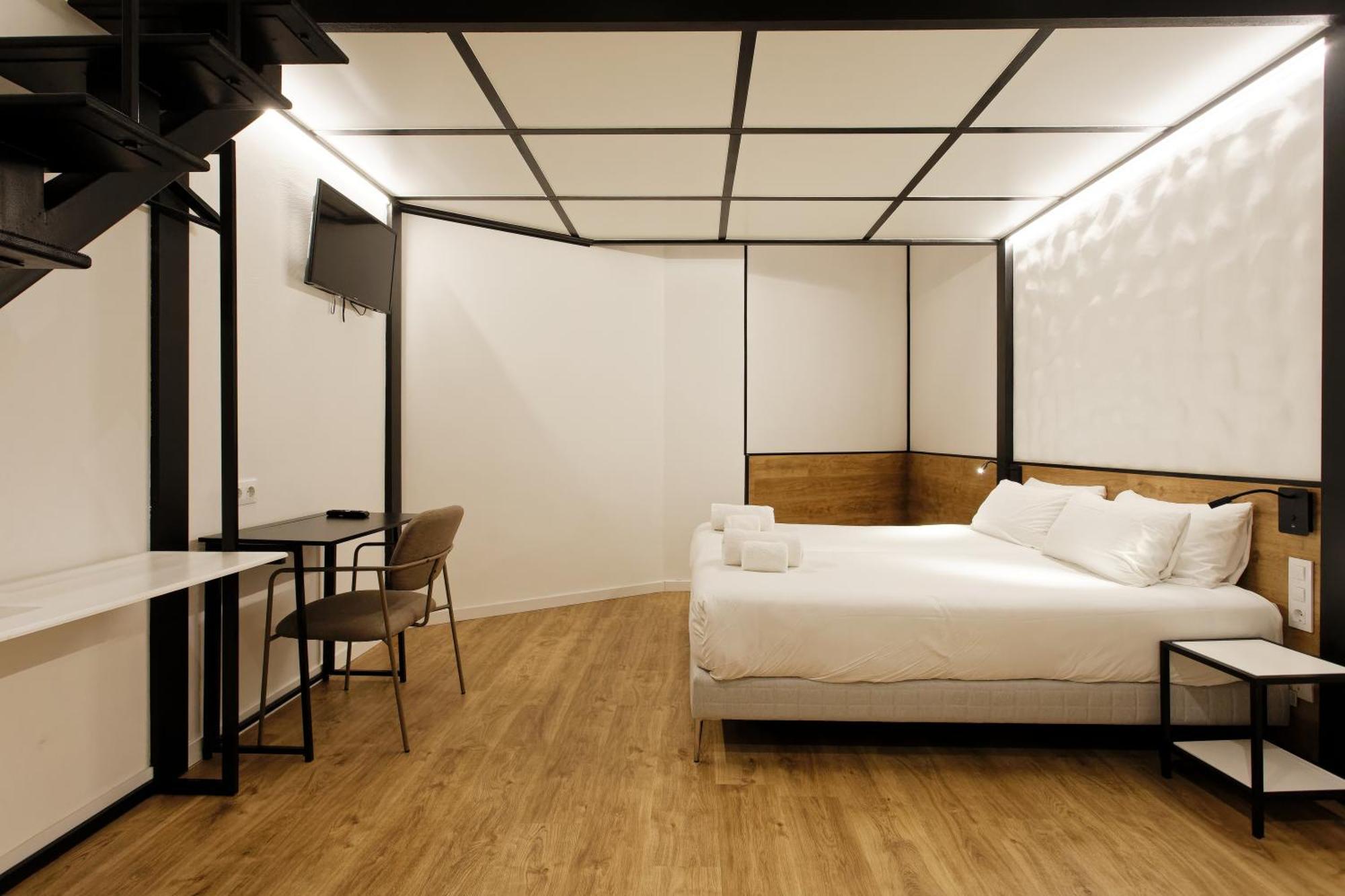 Duplex Quadruple Interior Room