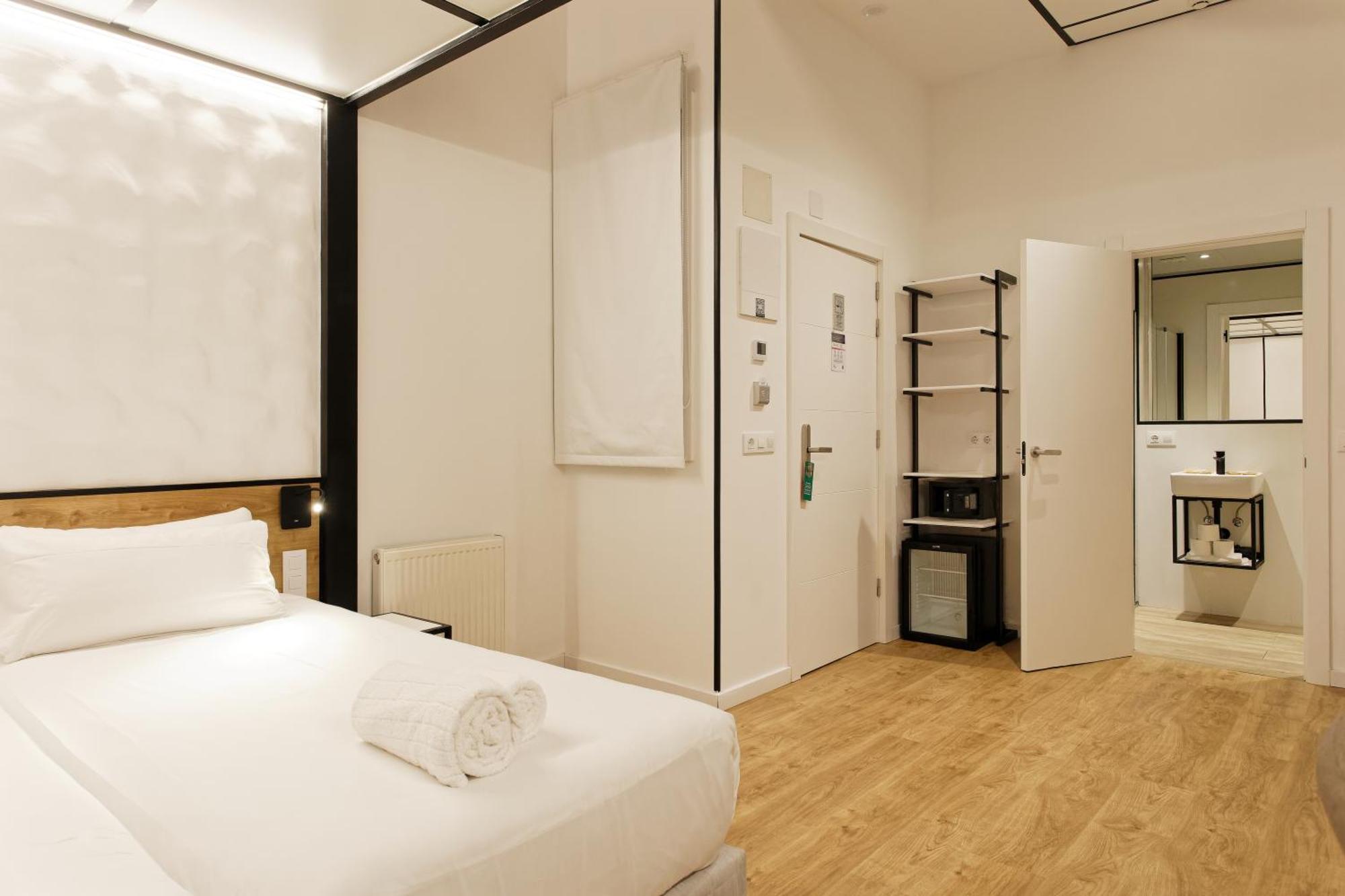 Duplex Quadruple Interior Room