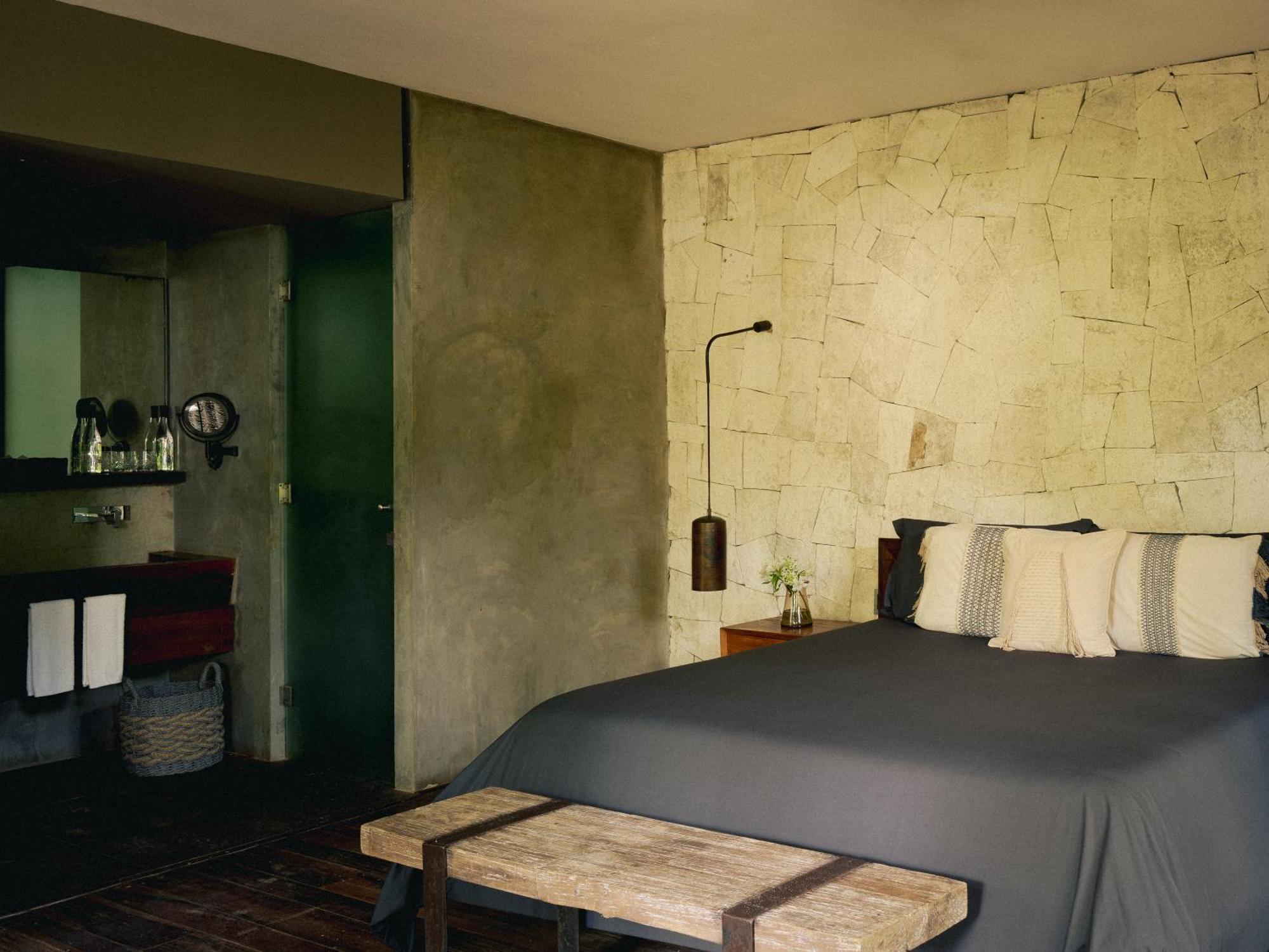Alcove Suite Plunge Pool