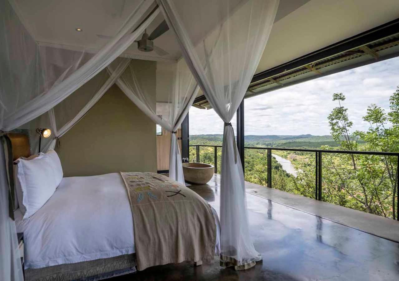 Luxury River view,1622097312:JPEG