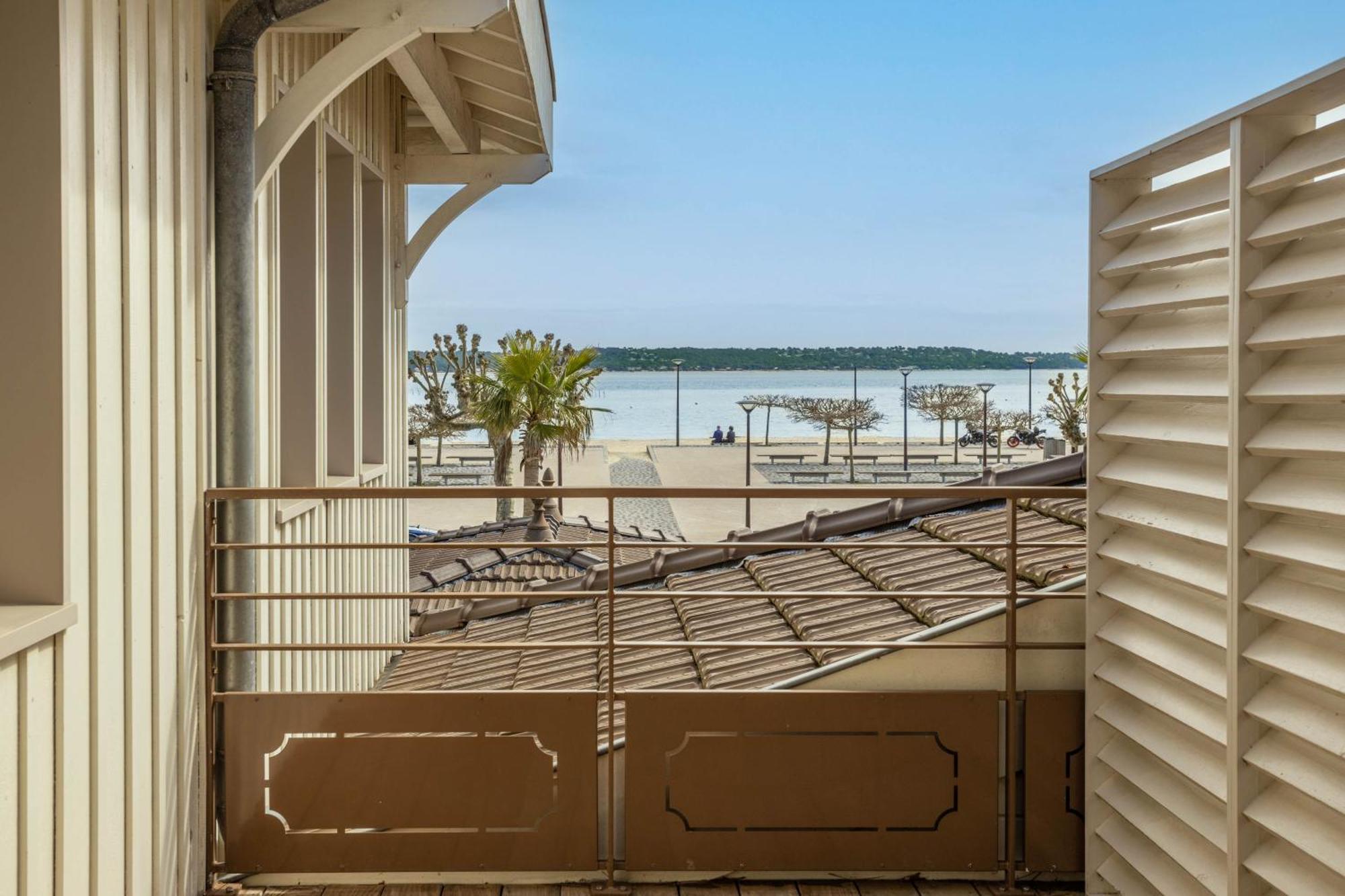 Cocoon Room Sea Side