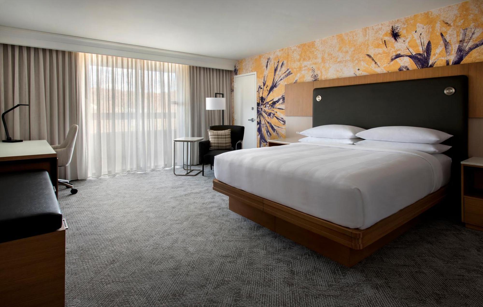 King Room - Club Lounge Access,1532818561:JPEG