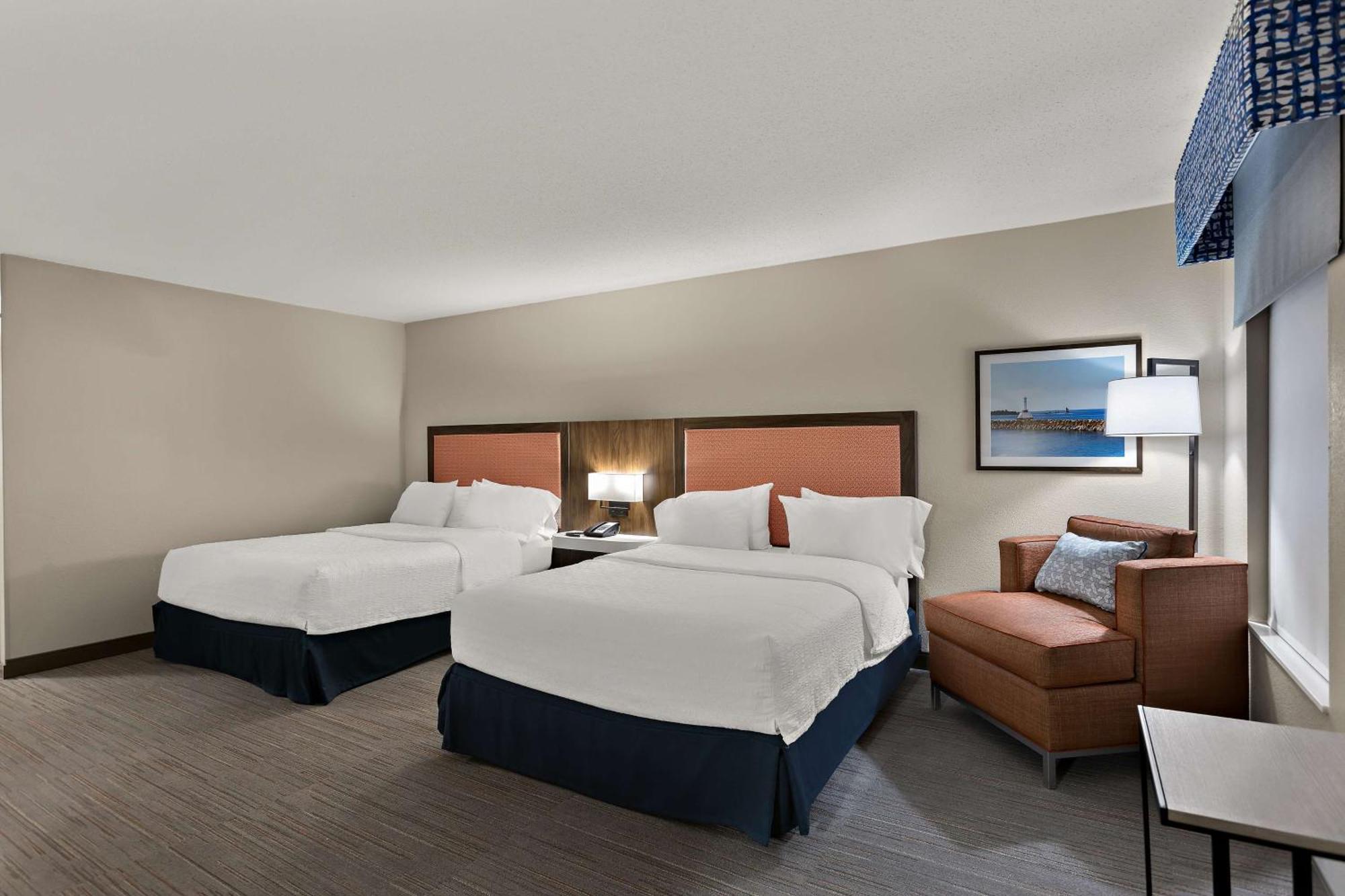Queen Room Two Queen Beds Mobility Hearing Access or Non-Smoking