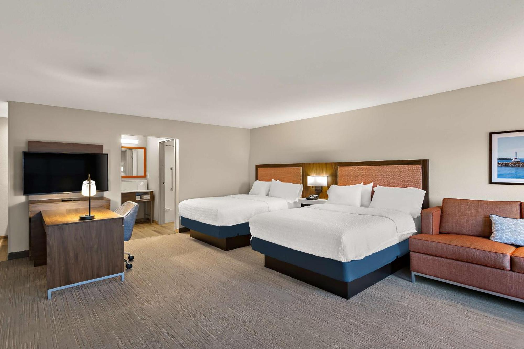 Queen Suite with Two Queen Beds - Non-Smoking