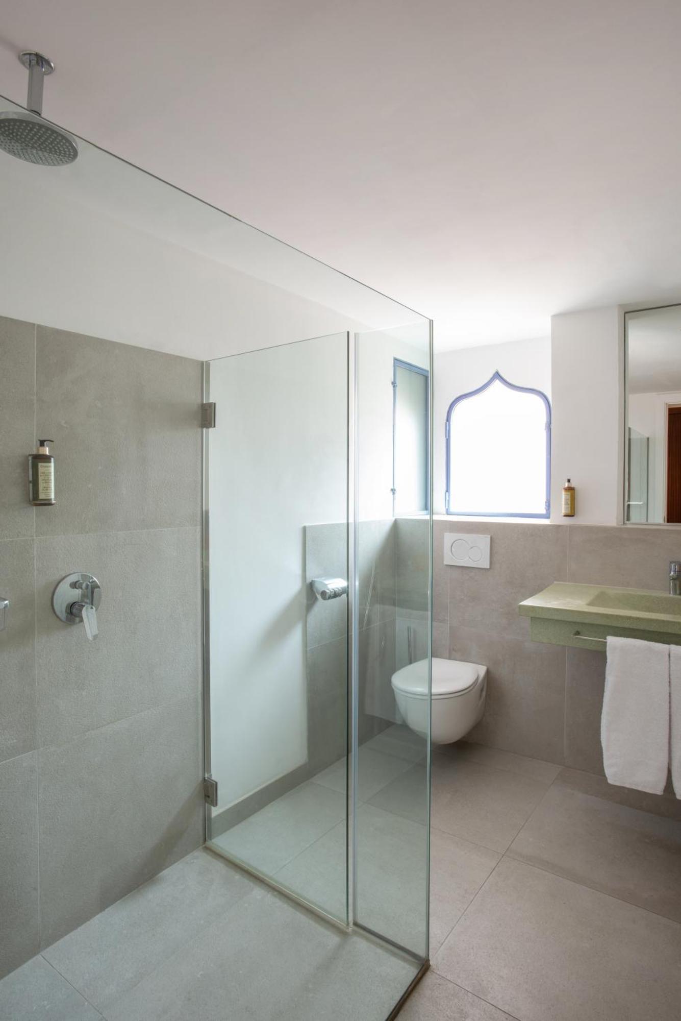 Standard Double or Twin Room,1533539344:JPEG