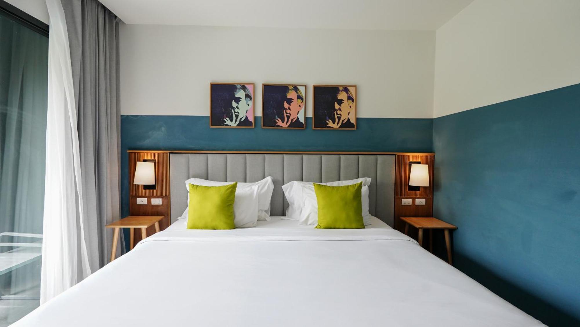 Deluxe Double or Twin Room Pool View