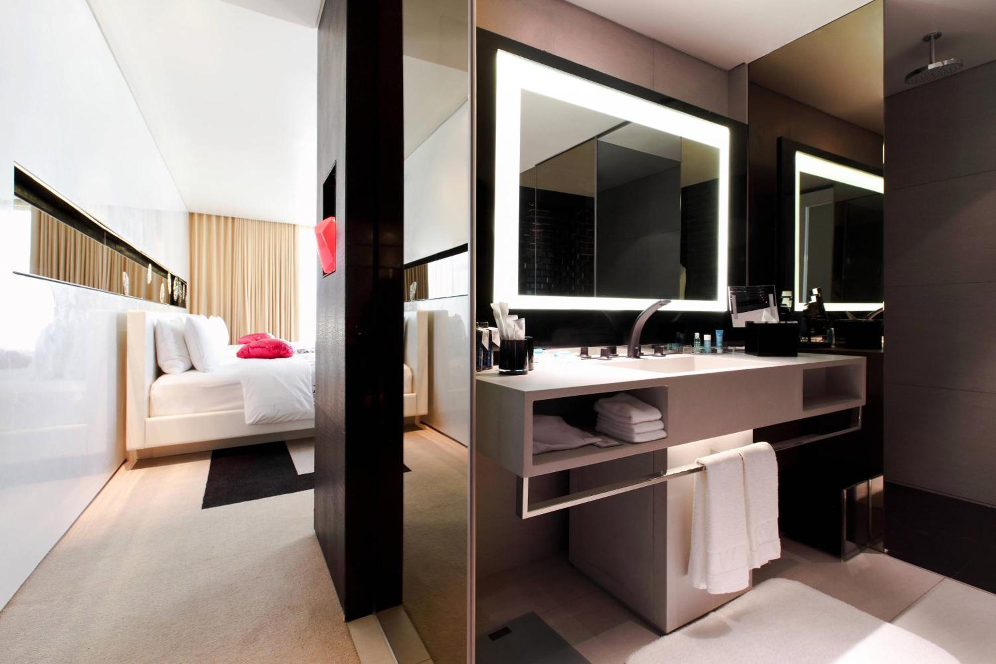 Premier Corner Queen Room Two Queen Beds