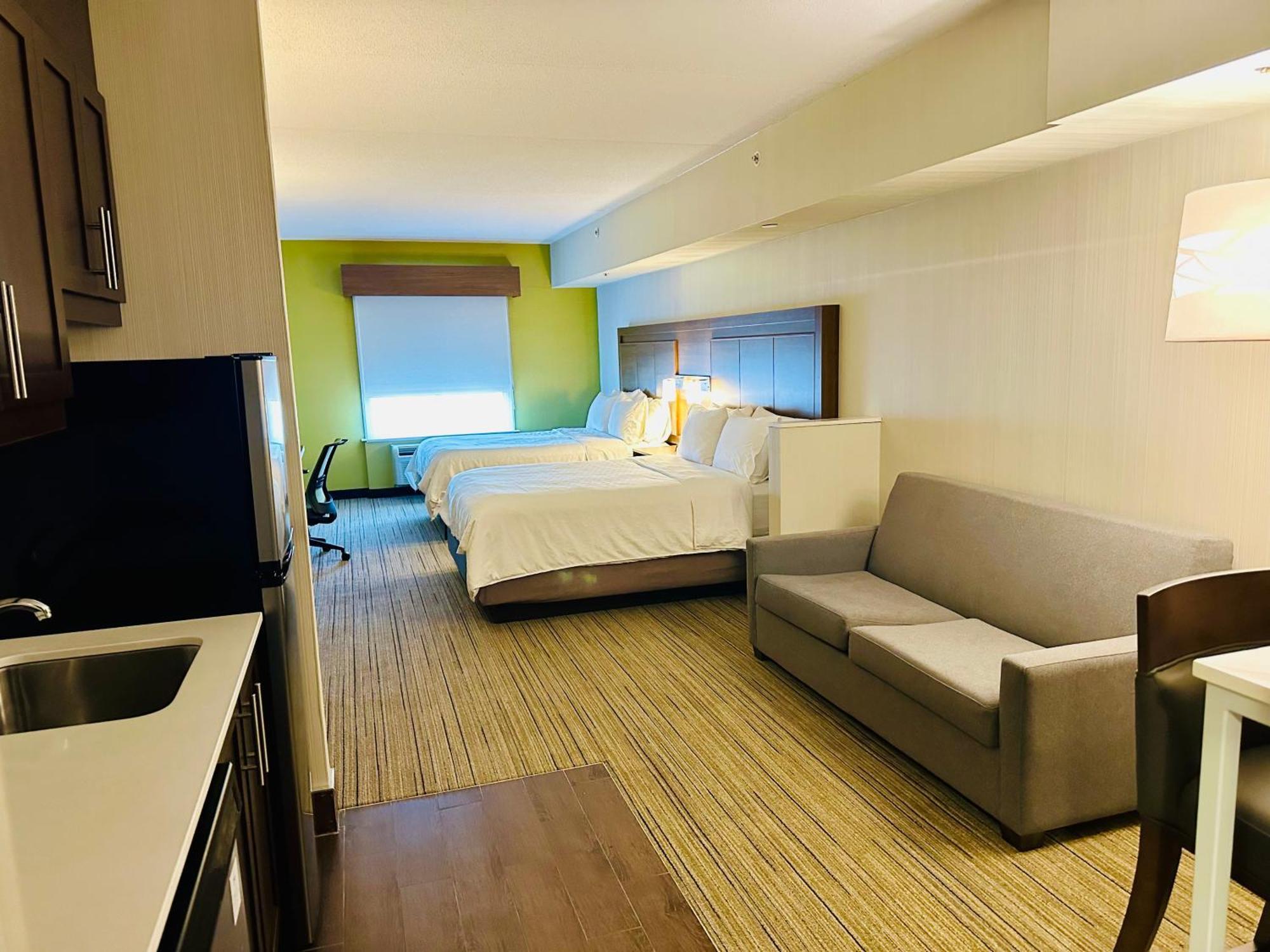 Suite Two Beds Non-Smoking